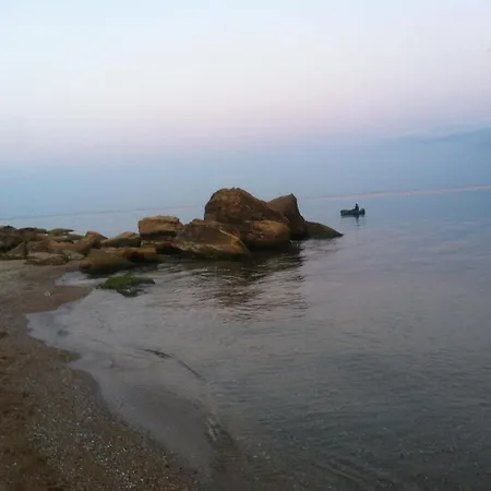 Небольшой Домик У Моря С Кондиционером
